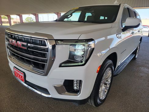 Used 2024 GMC Yukon XL SLT AWD/4WD image 3