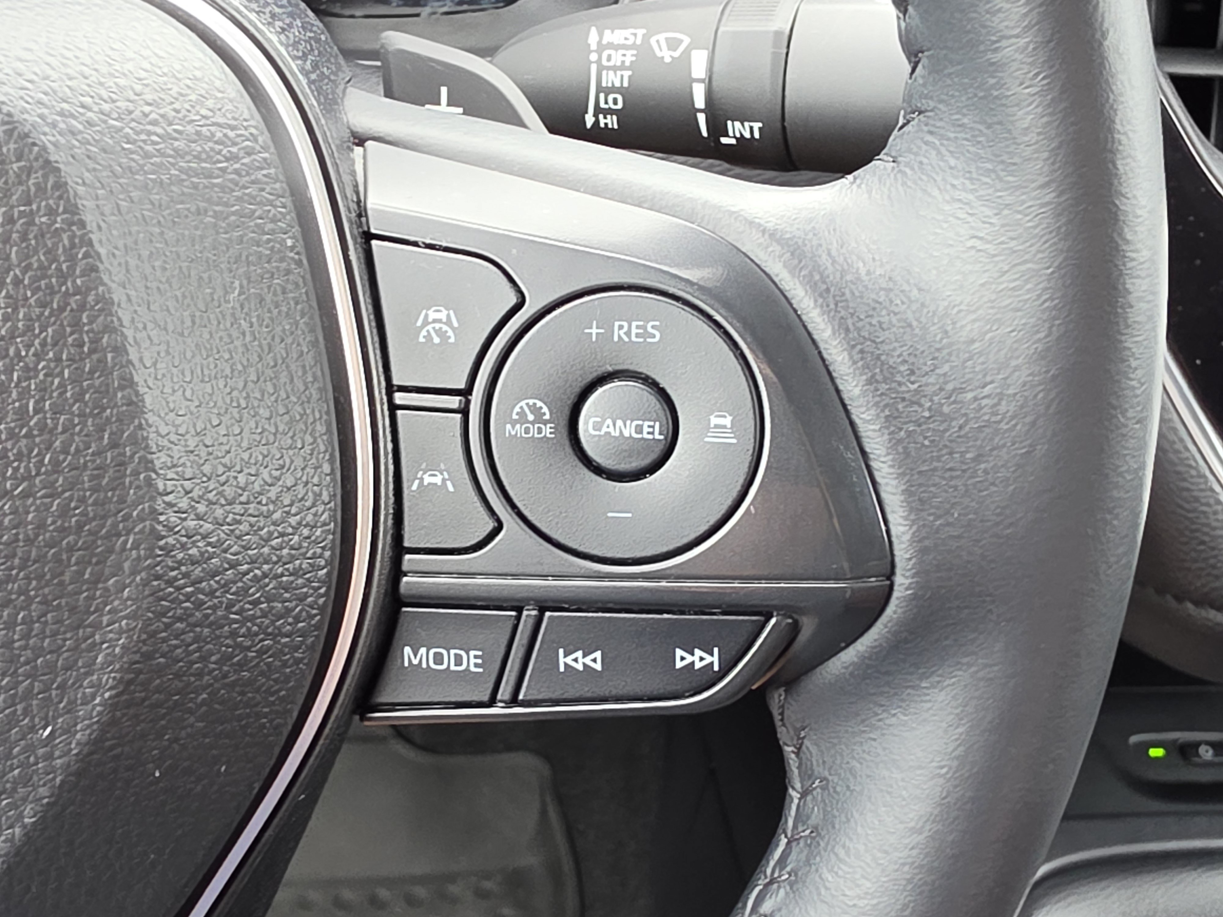 Used 2024 Toyota Corolla XSE FWD image 17