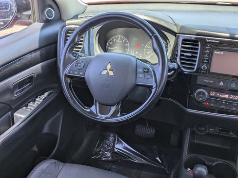 Used 2016 Mitsubishi Outlander SE FWD image 17