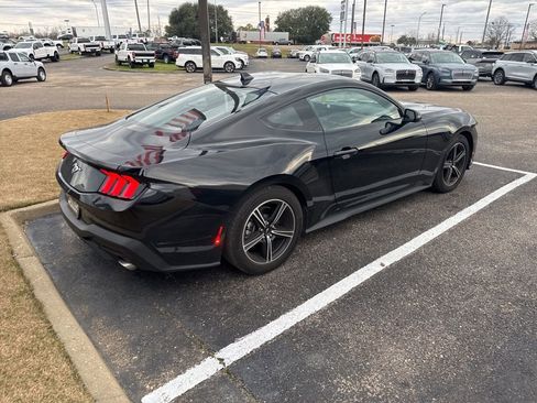Used 2024 Ford Mustang Coupe image 11