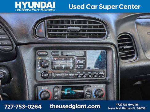 Used 1998 Chevrolet Corvette Coupe w/ Roof Pkg image 19