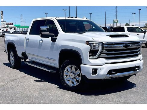 Used 2026 Chevrolet Silverado 3500 High Country w/ Technology Package AWD/4WD image 2