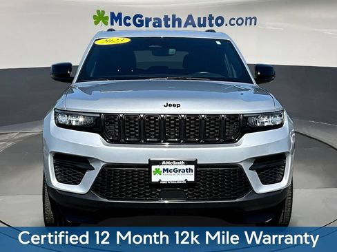Used 2023 Jeep Grand Cherokee Altitude AWD/4WD image 2