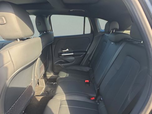 Certified 2025 Mercedes-Benz GLA 250 image 5