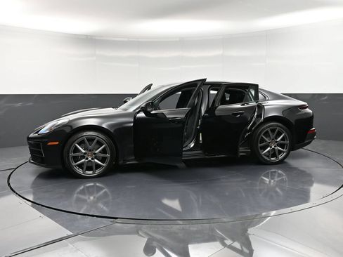 Certified 2025 Porsche Panamera 4 AWD/4WD image 36