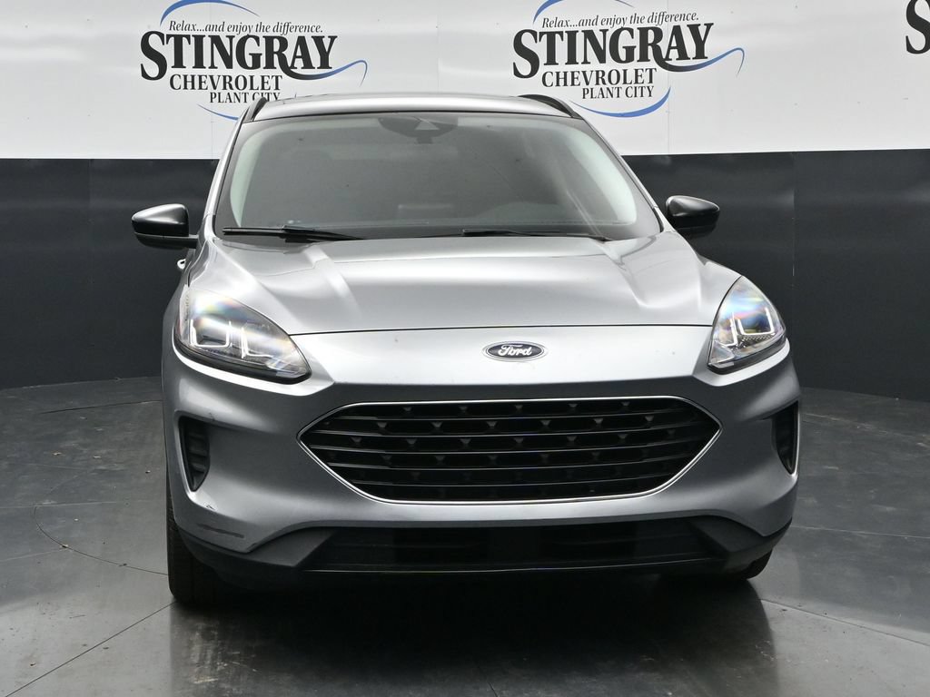 Used 2022 Ford Escape SE w/ SE Sport Appearance Package FWD image 2