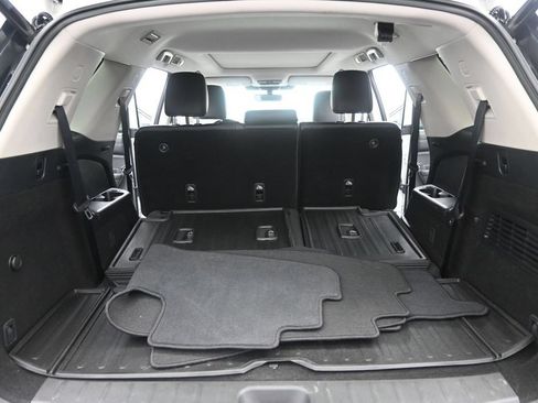 Used 2023 Nissan Pathfinder Platinum w/ Black Appearance Package AWD/4WD image 20