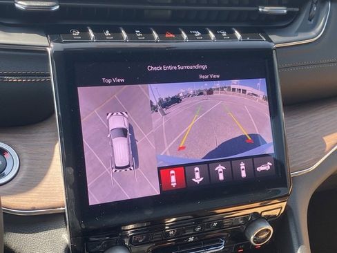 New 2025 Jeep Grand Cherokee Summit image 23