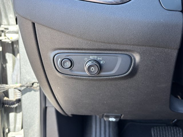 Used 2024 Chevrolet Equinox LT FWD image 31