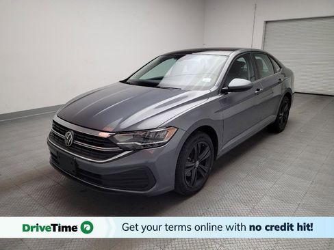 Used 2023 Volkswagen Jetta SE image 1