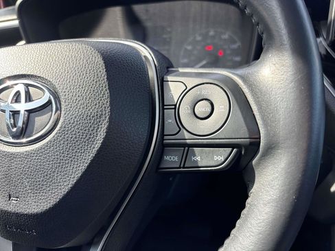 Certified 2023 Toyota Corolla Cross LE w/ Moonroof Package image 19