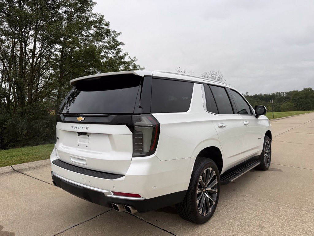 Used 2025 Chevrolet Tahoe High Country w/ Sun And Tow Package AWD/4WD image 3