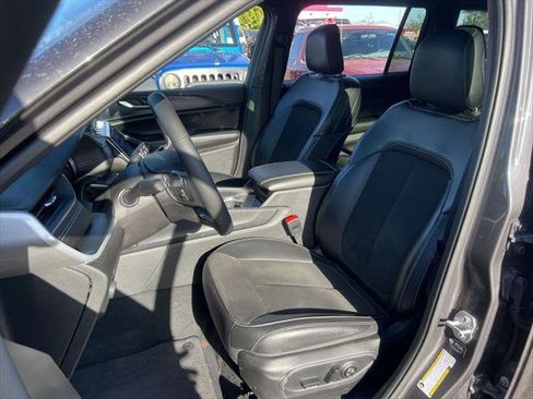 Certified 2025 Jeep Grand Cherokee L Altitude AWD/4WD image 19