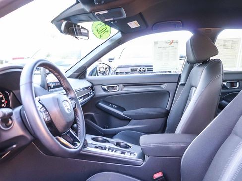 Used 2025 Honda Civic Sport image 18