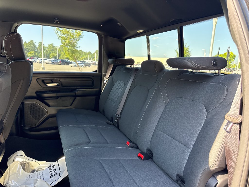 Used 2026 RAM 1500 Express AWD/4WD image 32