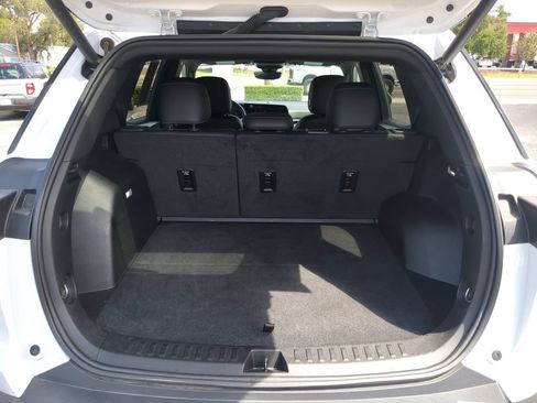 Used 2025 Chevrolet Equinox LT w/ Convenience Package II FWD image 9