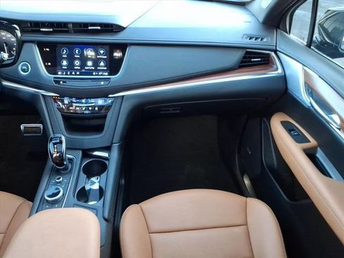 Certified 2024 Cadillac XT5 Premium Luxury image 18