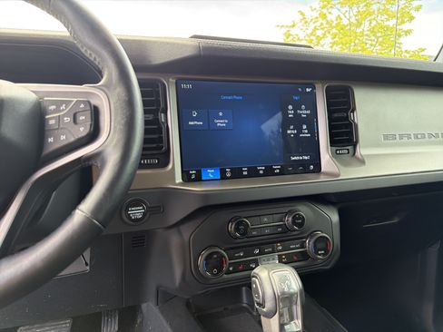 Used 2025 Ford Bronco Outer Banks AWD/4WD image 29