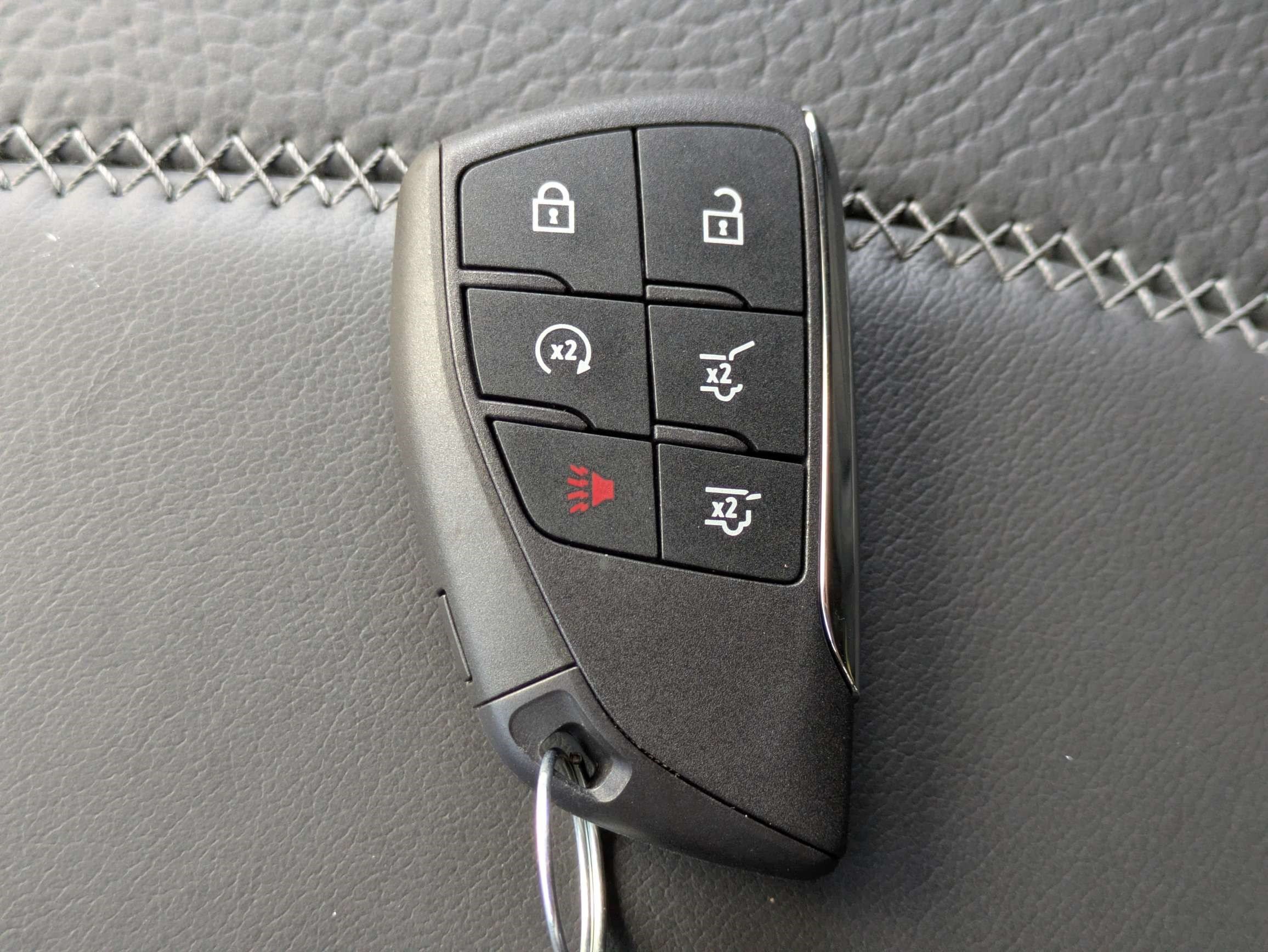 Used 2025 GMC Yukon XL Denali AWD/4WD image 28
