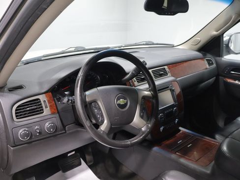 Used 2013 Chevrolet Suburban LTZ AWD/4WD image 16