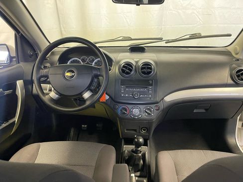 Used 2009 Chevrolet Aveo LT w/ Power and Convenience Package FWD image 17