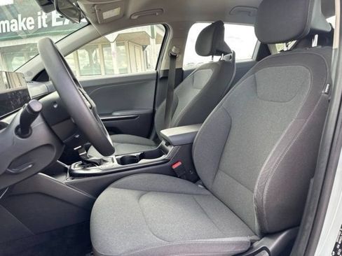 Used 2025 Kia K4 FWD image 19