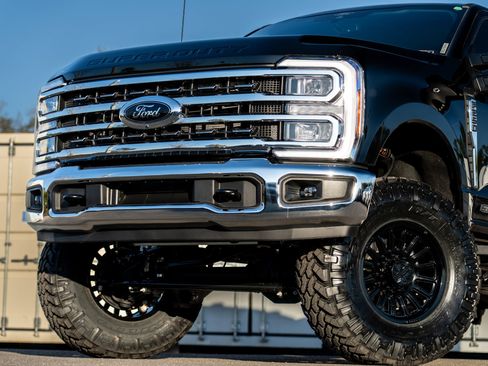 New 2026 Ford F250 Lariat w/ FX4 Off-Road Package image 12