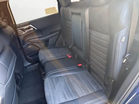 New 2026 Mitsubishi Outlander SE image 12