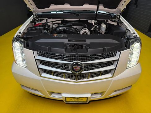 Used 2012 Cadillac Escalade Platinum AWD/4WD image 43