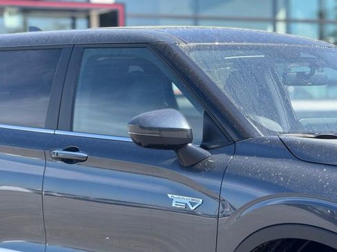 New 2025 Mitsubishi Outlander 4WD Plug-In Hybrid image 4