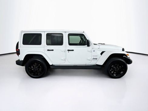 Used 2024 Jeep Wrangler Unlimited Sahara w/ Technology Group AWD/4WD image 6