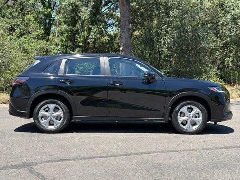 Used 2023 Honda HR-V LX image 4