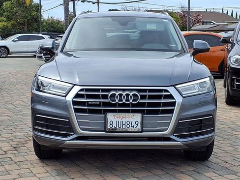 Used 2019 Audi Q5 2.0T Premium w/ Convenience Package AWD/4WD image 2