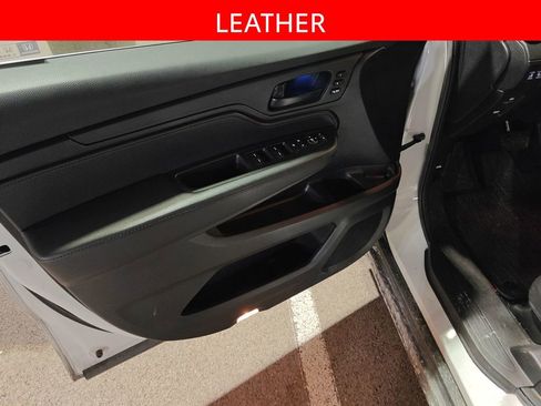 Used 2023 Honda Odyssey EX-L image 5