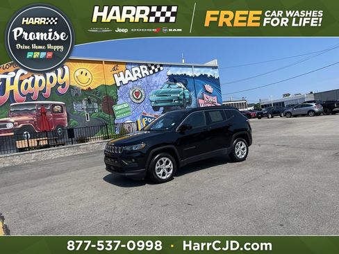Used 2024 Jeep Compass Latitude AWD/4WD image 1