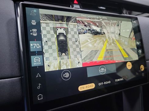 Used 2024 Land Rover Discovery Sport S image 19