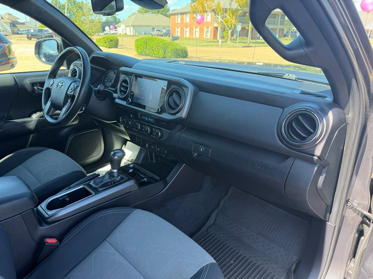 Used 2021 Toyota Tacoma TRD Off-Road AWD/4WD image 17