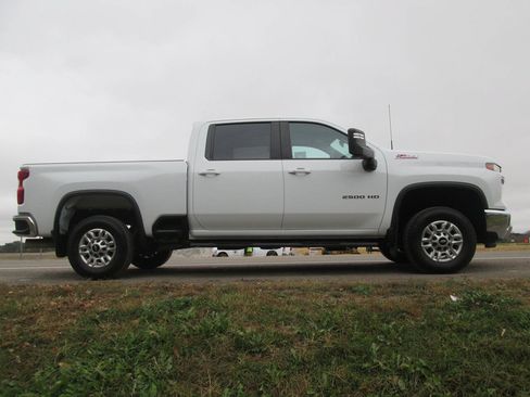 Used 2024 Chevrolet Silverado 2500 LT w/ Convenience Package AWD/4WD image 7