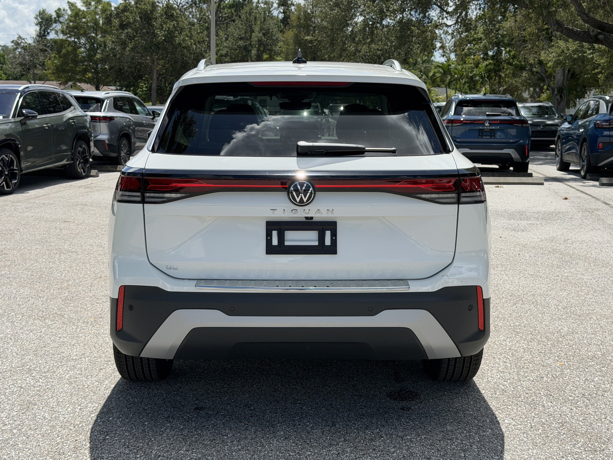 New 2026 Volkswagen Tiguan SE FWD image 6