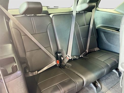 Used 2023 Chevrolet Traverse RS image 29