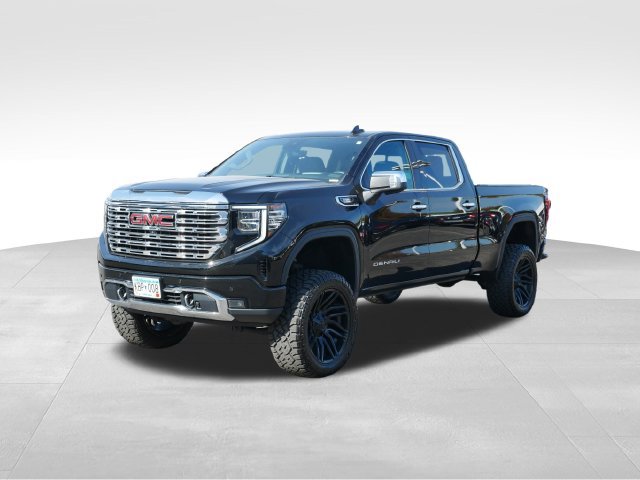 Used 2023 GMC Sierra 1500 Denali w/ Technology Package AWD/4WD image 3