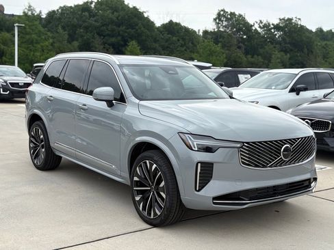 New 2025 Volvo XC90 T8 Core image 6