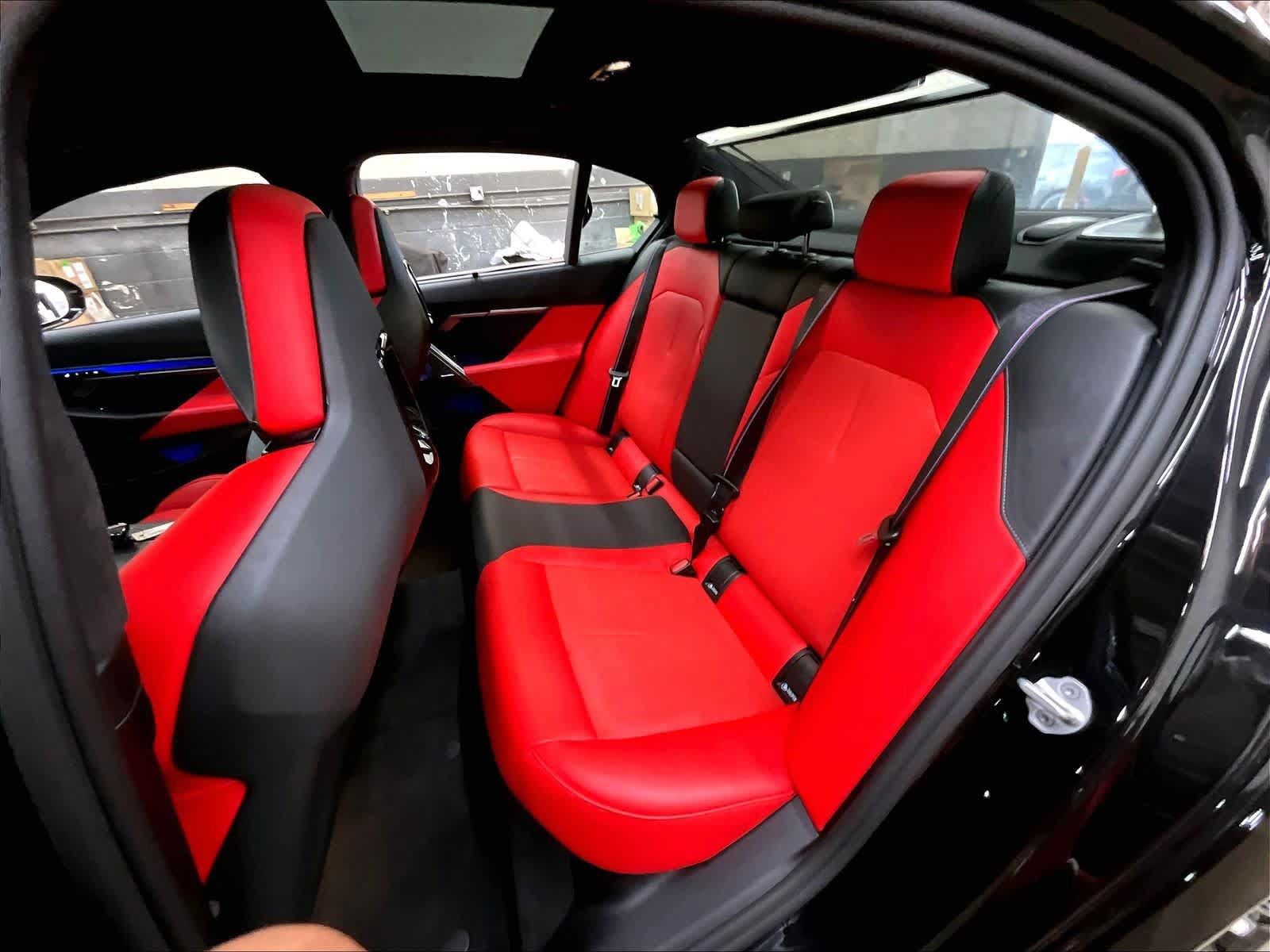Used 2025 BMW M5 AWD/4WD image 29