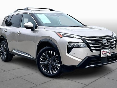 Certified 2025 Nissan Rogue Platinum w/ Platinum Premium Package image 2