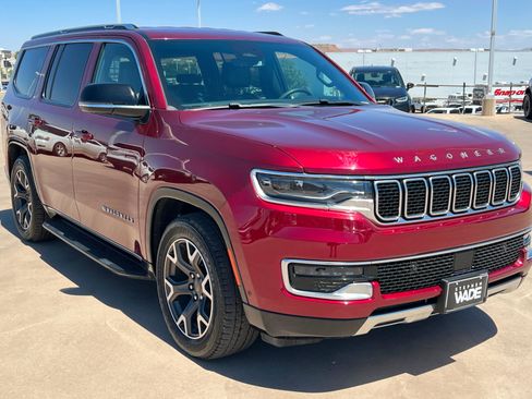 Used 2024 Jeep Wagoneer Series III AWD/4WD image 7