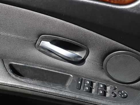 Used 2010 BMW 528i xDrive Sedan w/ Premium Pkg image 40