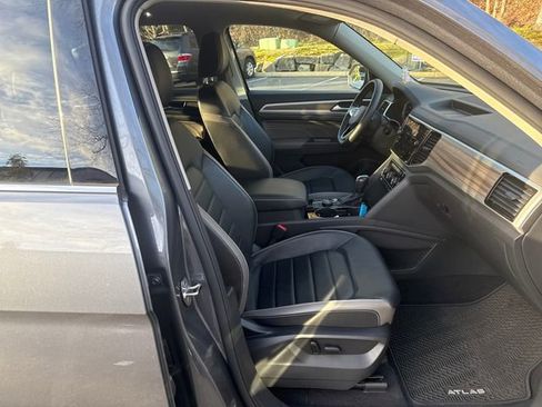 Used 2021 Volkswagen Atlas SEL Premium image 11