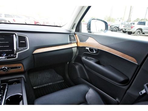 Used 2021 Volvo XC90 T8 Inscription Expression w/ Protection Package Premier image 13