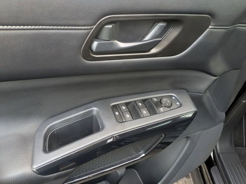 Used 2024 Nissan Pathfinder S w/ Cargo Package image 10