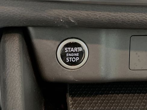 Used 2023 Nissan Rogue SV image 23